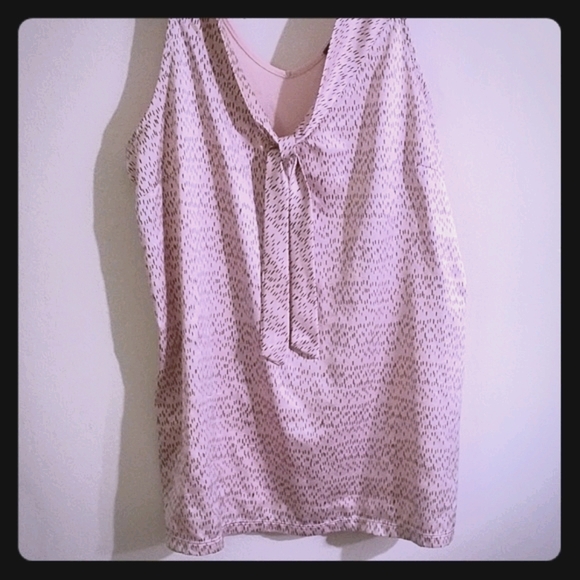 The Limited sleeveless blouse - Picture 1 of 4